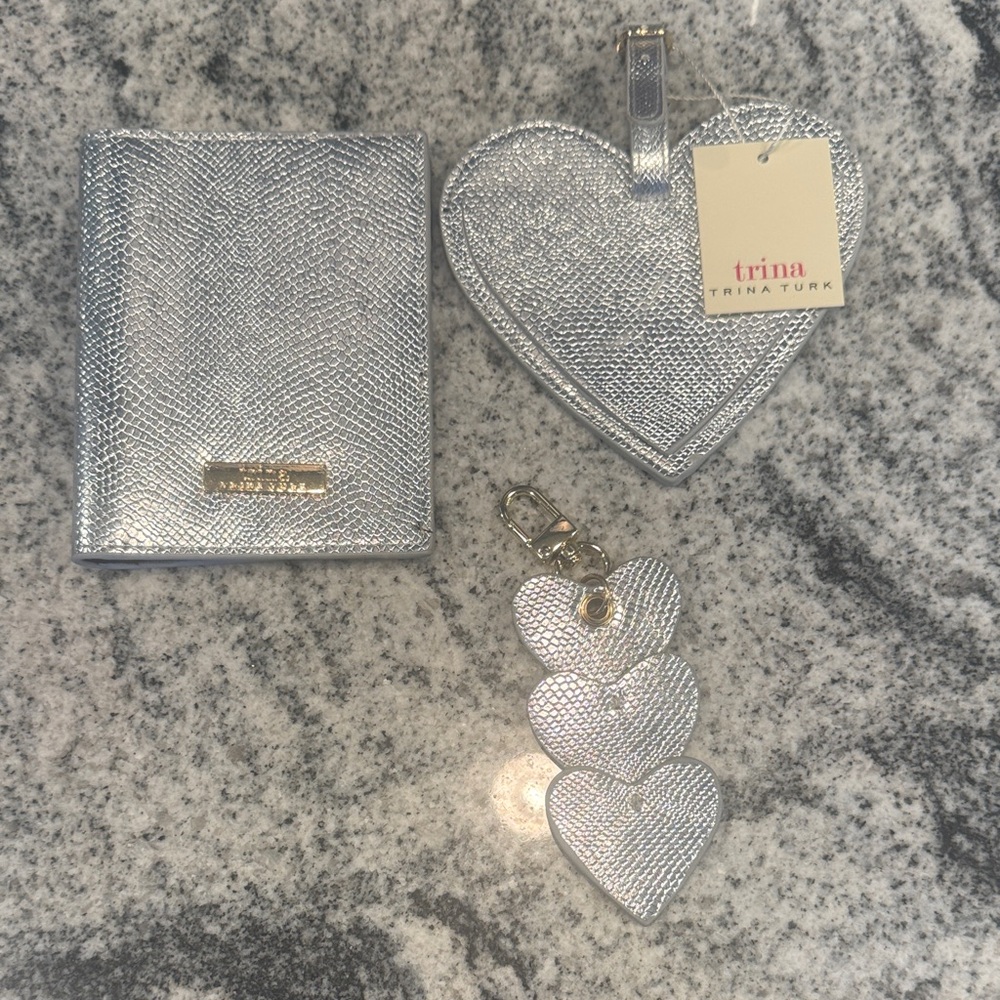 Trina Turk NWT Silver Passport holder, luggage tag set